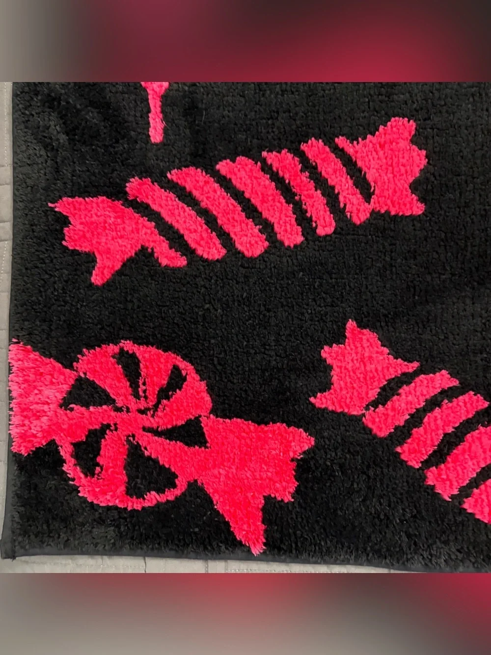 Betsey Johnson Halloween Candy Bath Mat Spider Accent Rug Pink & Black Spiderweb